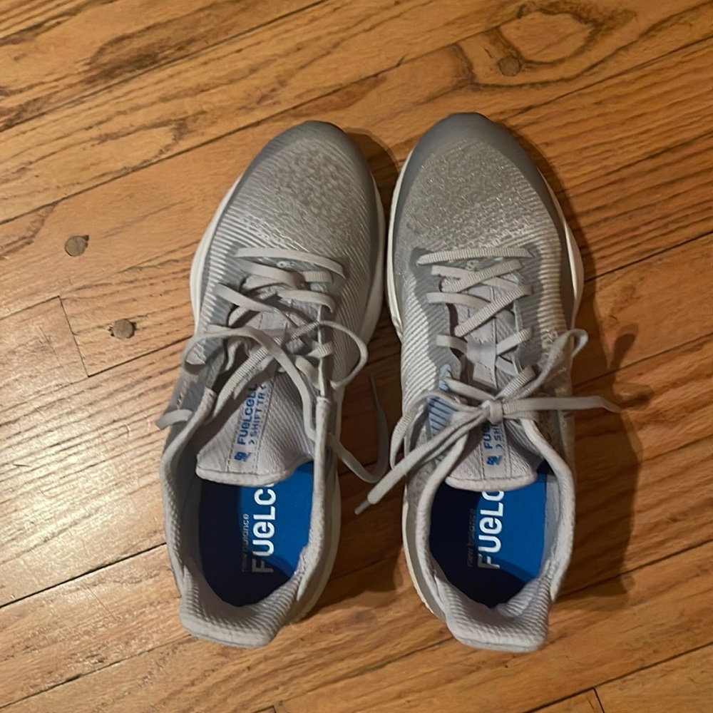 New Balance Mens NEW Never been worn Size; 11 2E